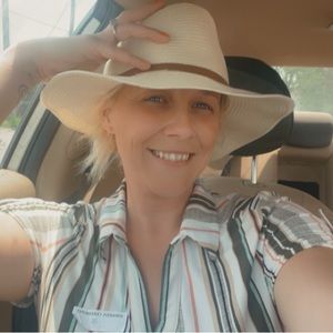 Meet your Posher, Brooke